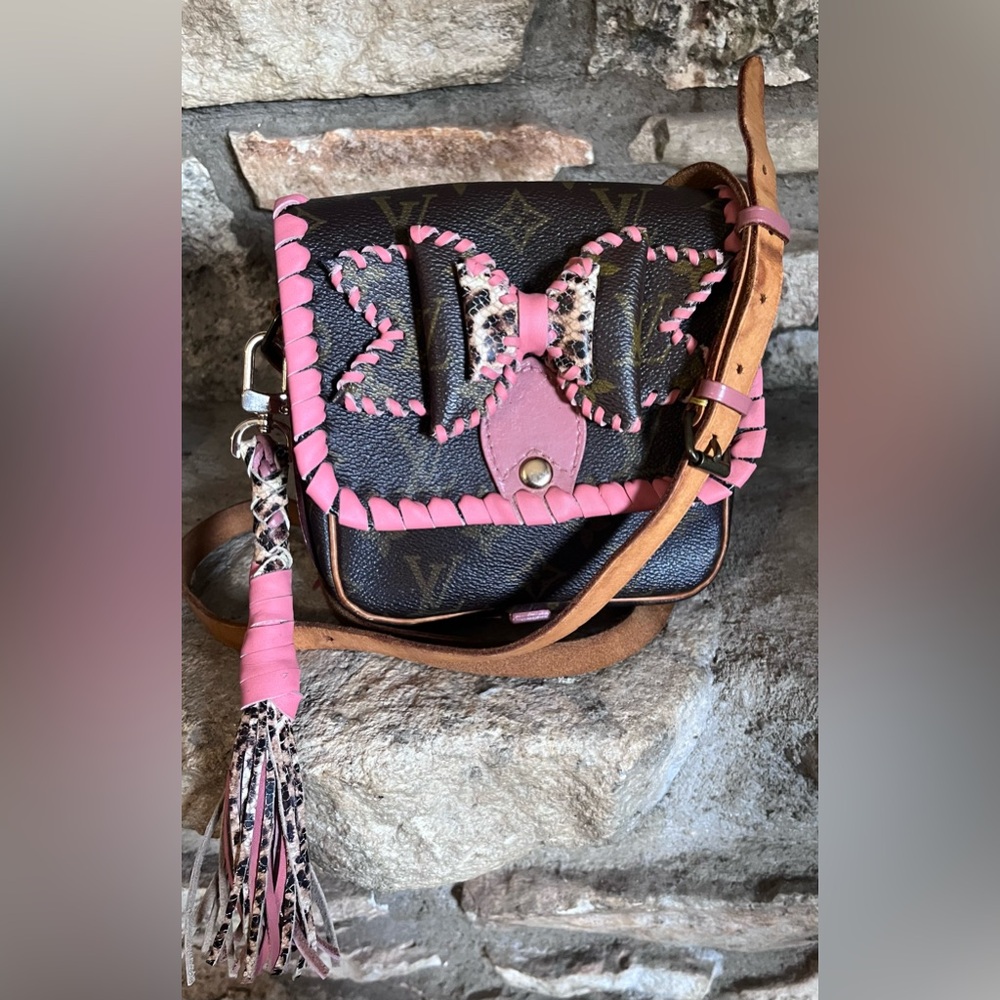 🤎🎀 Vintage Custom Louis Vuitton Mini Cartouchiere BoHo Fringe crossbody bag 🎀🤎